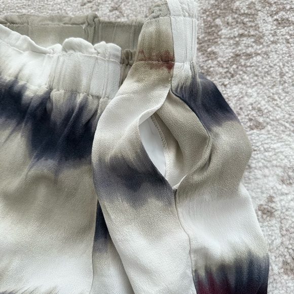 Zara shorts - Picture 3 of 4